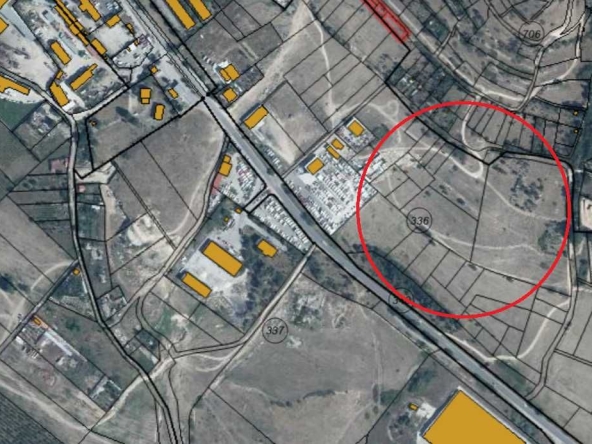 Земеделски имот в Карлово -  кв.м за 8 €/дка - Снимка #1