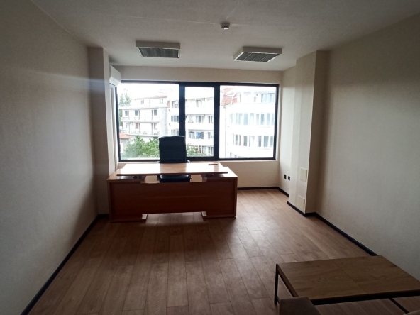 Дава се под наем Офис в Казанлък - 21 кв.м за 142.8 € - Снимка #1