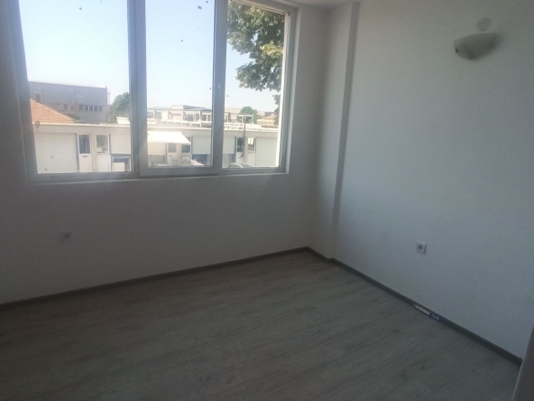 Офис в Казанлък - 23 кв.м за 1011 €/кв.м - Снимка #1