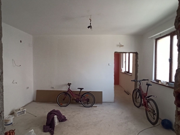 Двустаен апартамент в Казанлък - 88 кв.м за 574 €/кв.м - Снимка #1