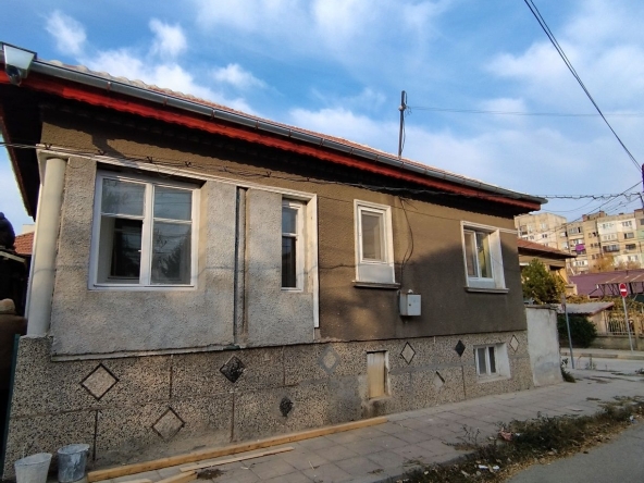 Къща в Лом - 86 кв.м за 475 €/кв.м - Снимка #1