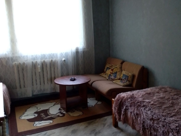 Дава се под наем Тристаен апартамент в София, Докторски паметник - 12 кв.м за 239.19 € - Снимка #1