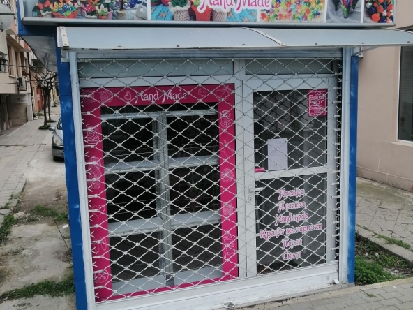 Дава се под наем Магазин в Варна, Център - 12 кв.м за 249.39 € - Снимка #1
