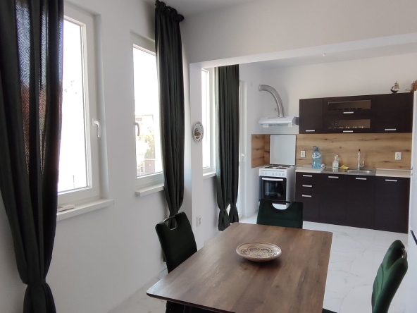 Дава се под наем Четиристаен апартамент в Видин, Център - 100 кв.м за 560 € - Снимка #1