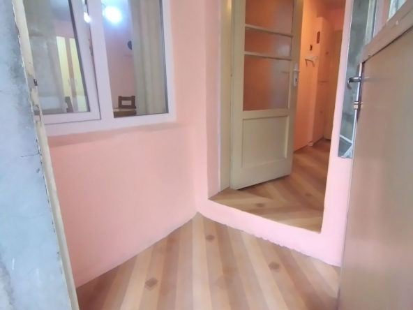 Дава се под наем Едностаен апартамент в Варна, Цветен квартал - 35 кв.м за 178.5 € - Снимка #1