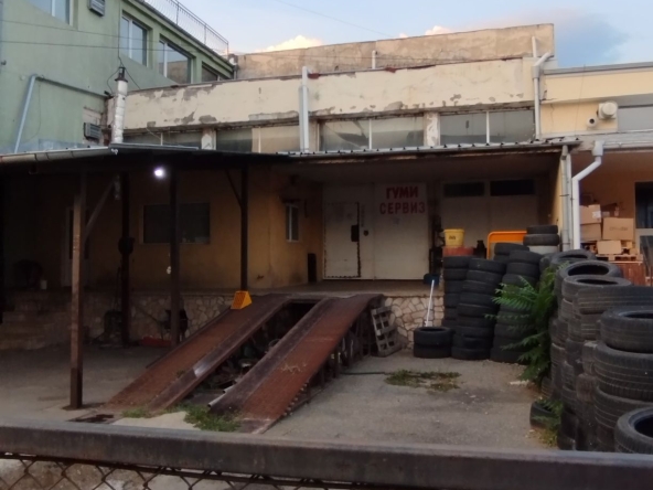 Промишлена сграда в Кюстендил, Никола Въжаров - 670 кв.м за 228 €/кв.м - Снимка #1