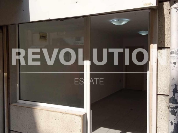 Дава се под наем Магазин в Варна, Лятно кино Тракия - 27 кв.м за 200 € - Снимка #1