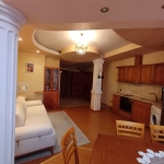 Дава се под наем Двустаен апартамент в Перник, Рено - 60 кв.м за 382.5 € - Снимка #1