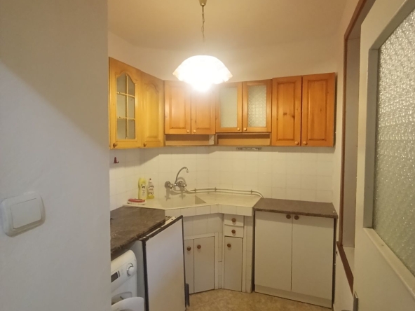 Дава се под наем Двустаен апартамент в Търговище, Вароша - 57 кв.м за 290.7 € - Снимка #1