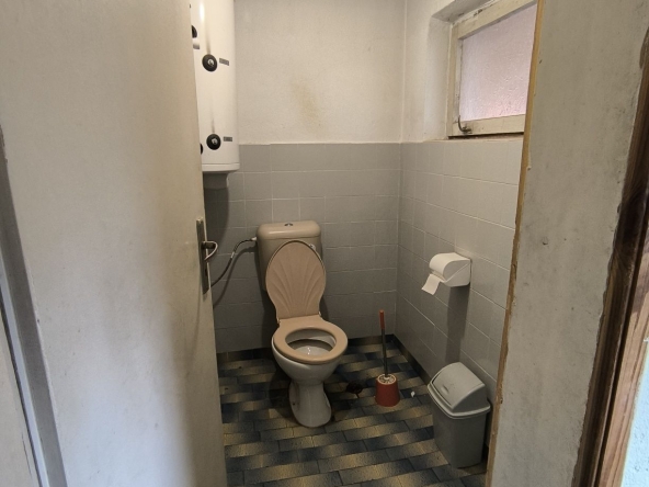 Етаж от къща в Дебелец - 120 кв.м за 438 €/кв.м - Снимка #1