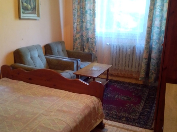 Дава се под наем Четиристаен апартамент в София, Докторски паметник - 12 кв.м за 259.08 € - Снимка #1