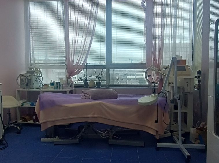 Дава се под наем  в Варна, Погреби -  кв.м за 298.86 € - Снимка #1