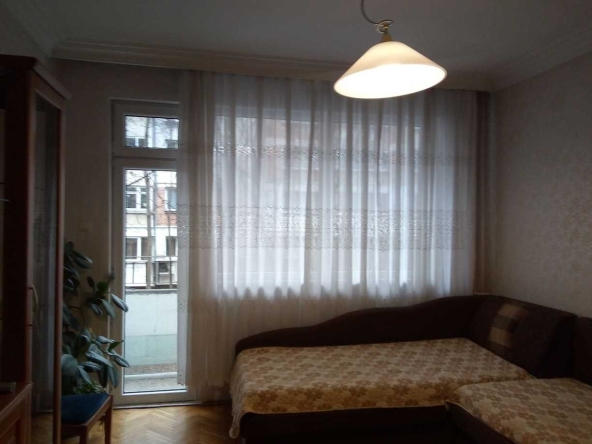 Двустаен апартамент в София, Лозенец - 80 кв.м за 1084 €/кв.м - Снимка #1