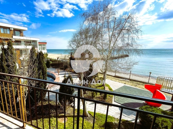 Двустаен апартамент в к.к. Елените - 83 кв.м за 1108 €/кв.м - Снимка #1