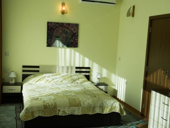 Дава се под наем Тристаен апартамент в Пловдив, Център - 80 кв.м за 612 € - Снимка #1