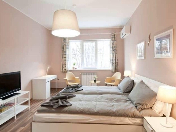 Дава се под наем Двустаен апартамент в София, Център - 60 кв.м за 648.21 € - Снимка #1