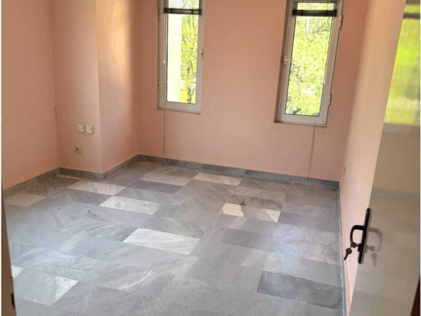 Магазин в Добрич, Градска болница - 283 кв.м за 479 €/кв.м - Снимка #1