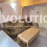 Дава се под наем Етаж от къща в Варна, Център - 50 кв.м за 275 € - Снимка #1