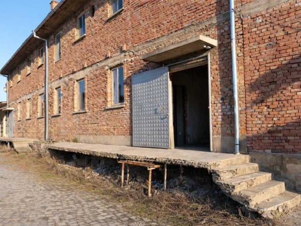 Промишлена сграда в Дряново - 870 кв.м за 61 €/кв.м - Снимка #1