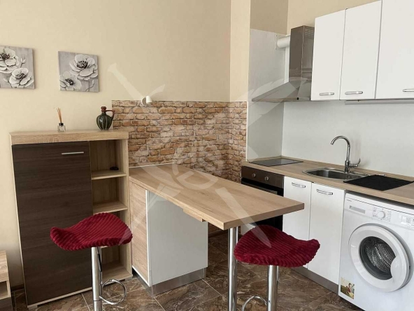 Дава се под наем Едностаен апартамент в Варна, Гръцка махала - 40 кв.м за 423.81 € - Снимка #1