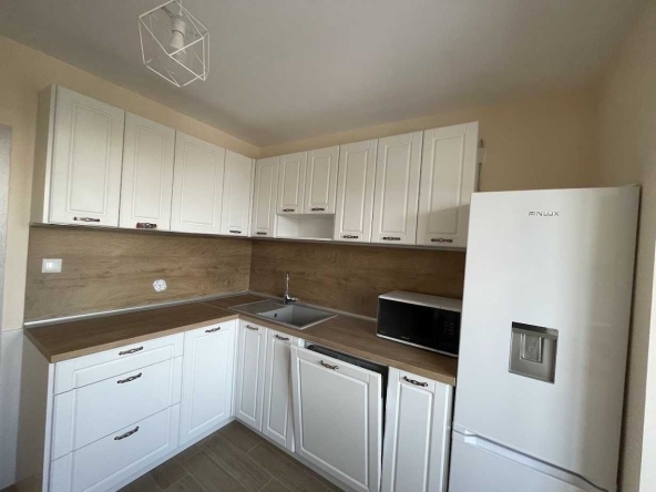 Дава се под наем Двустаен апартамент в София, Младост 2 - 55 кв.м за 488.58 € - Снимка #1