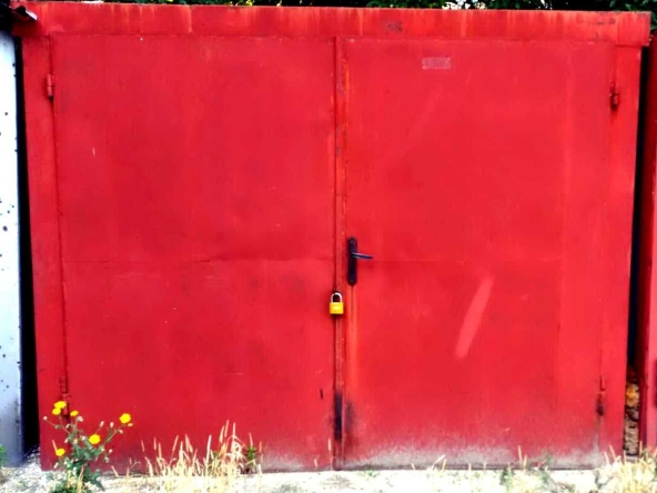 Гараж / Паркомясто в Пазарджик, Център - 24 кв.м за 319 €/кв.м - Снимка #1