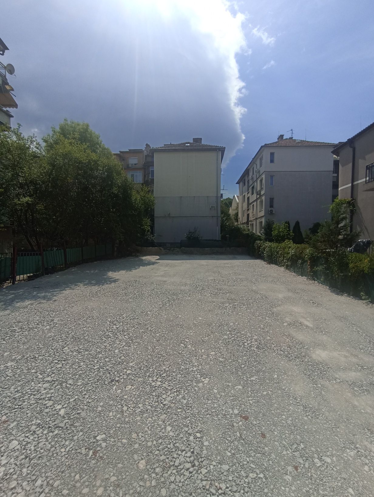 Дава се под наем Гараж / Паркомясто в София, Лозенец - 15 кв.м за 122.4 € - Снимка #1