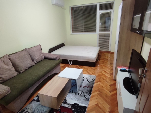 Дава се под наем Двустаен апартамент в Димитровград - 55 кв.м за 229.5 € - Снимка #1