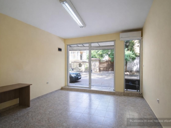 Дава се под наем Офис в Пловдив, Център - 31 кв.м за 199.41 € - Снимка #1