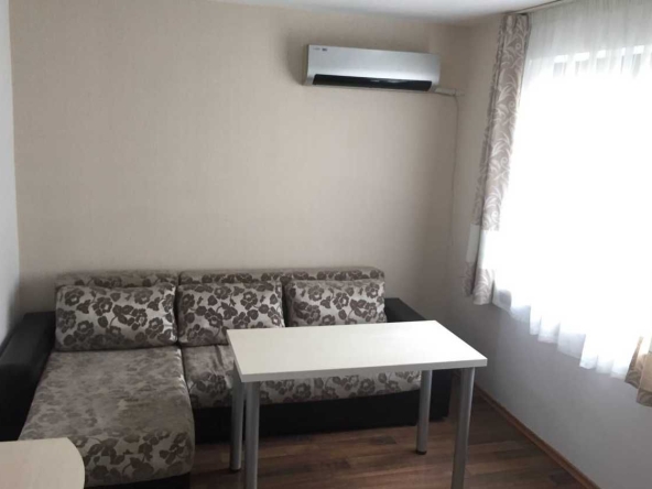 Дава се под наем Двустаен апартамент в Бургас, Възраждане - 60 кв.м за 180 € - Снимка #1