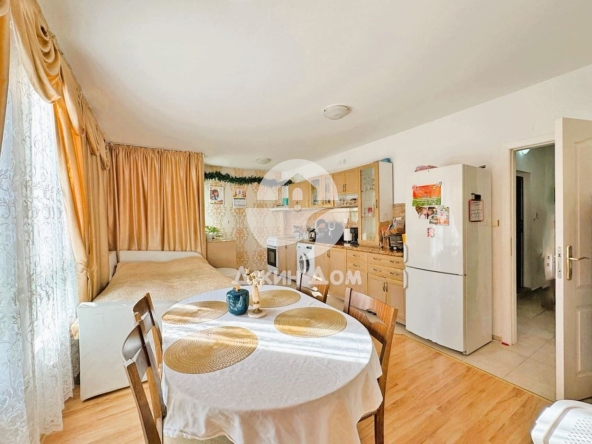 Двустаен апартамент в к.к. Слънчев бряг - 60 кв.м за 1100 €/кв.м - Снимка #1