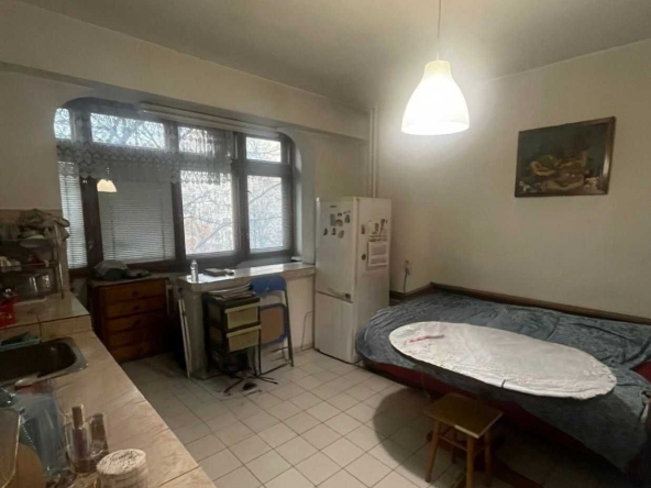 Двустаен апартамент в София, Център - 65 кв.м за 1177 €/кв.м - Снимка #1