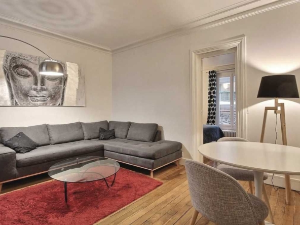 Дава се под наем Тристаен апартамент в Пловдив, Център - 73 кв.м за 209.1 € - Снимка #1