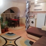 Дава се под наем Тристаен апартамент в Бургас, Център - 77 кв.м за 275 € - Снимка #1