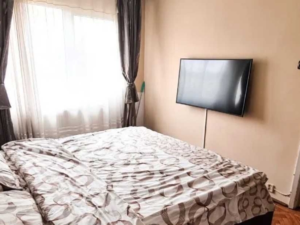 Дава се под наем Двустаен апартамент в Пловдив, Изгрев - 60 кв.м за 214.2 € - Снимка #1