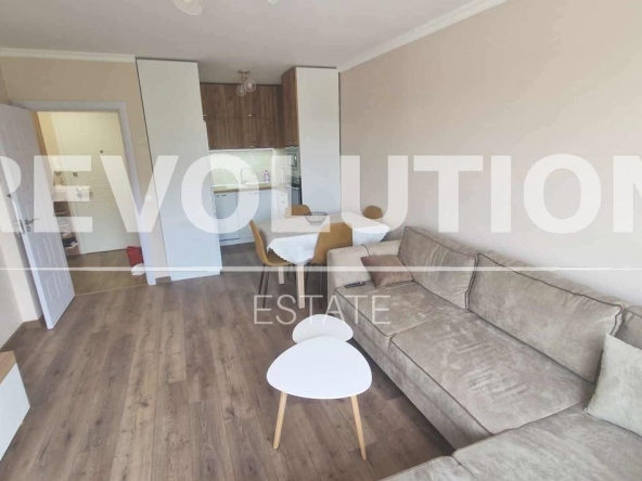 Дава се под наем Двустаен апартамент в Варна, Младост 1 - 58 кв.м за 600 € - Снимка #1