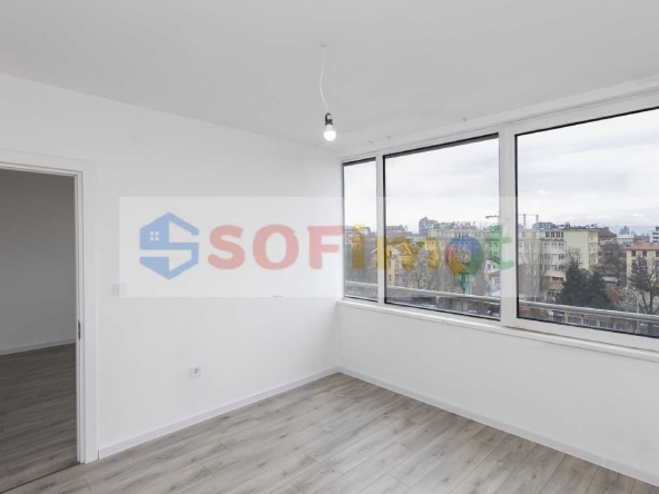 Тристаен апартамент в София, Център - 61 кв.м за 1649 €/кв.м - Снимка #1