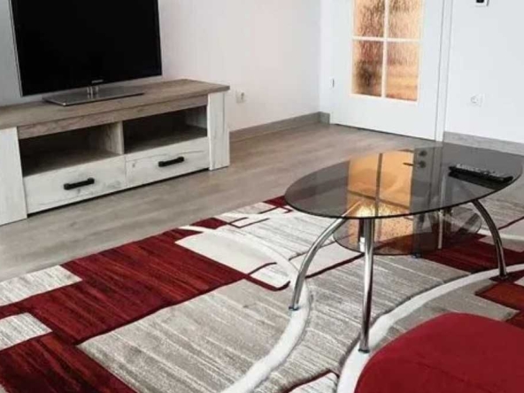 Дава се под наем Двустаен апартамент в Пловдив, Остромила - 65 кв.м за 311.1 € - Снимка #1