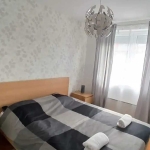 Дава се под наем Тристаен апартамент в Пловдив, Гагарин - 100 кв.м за 250 € - Снимка #1