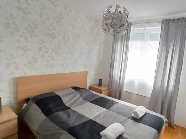 Дава се под наем Тристаен апартамент в Пловдив, Гагарин - 100 кв.м за 250 € - Снимка #1
