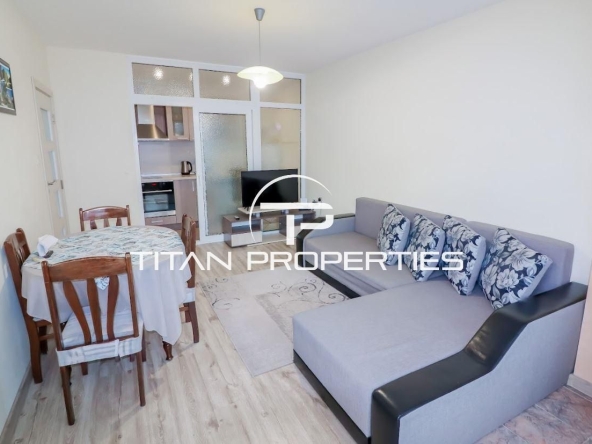 Дава се под наем Двустаен апартамент в Варна, Център - 65 кв.м за 548.25 € - Снимка #1