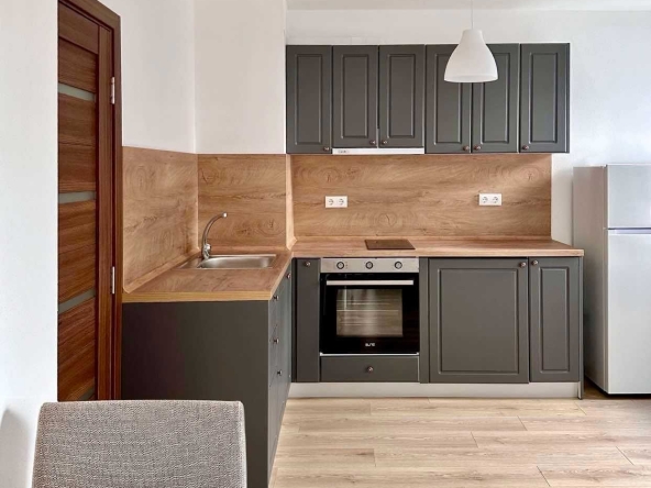 Дава се под наем Двустаен апартамент в София, Люлин - център - 85 кв.м за 408 € - Снимка #1