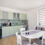 Дава се под наем Тристаен апартамент в Пловдив, Гагарин - 100 кв.м за 598.23 € - Снимка #1