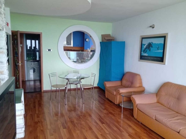 Дава се под наем Двустаен апартамент в Бургас, Лазур - 66 кв.м за 124.95 € - Снимка #1