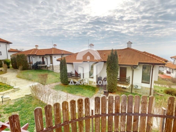 Тристаен апартамент в с. Кошарица, Област Бургас - 94 кв.м за 766 €/кв.м - Снимка #1