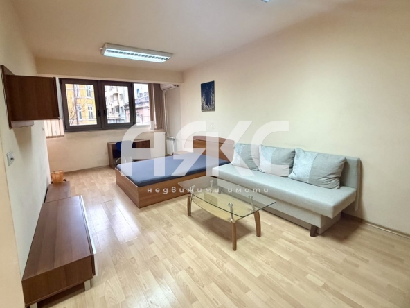 Дава се под наем Едностаен апартамент в София, Център - 43 кв.м за 498.27 € - Снимка #1