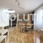 Дава се под наем Двустаен апартамент в Варна, Център - 65 кв.м за 580 € - Снимка #1