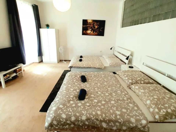 Дава се под наем Едностаен апартамент в Пловдив, Южен - 45 кв.м за 190 € - Снимка #1