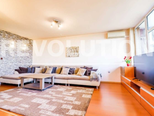 Дава се под наем Четиристаен апартамент в Варна, Чайка - 130 кв.м за 847.62 € - Снимка #1