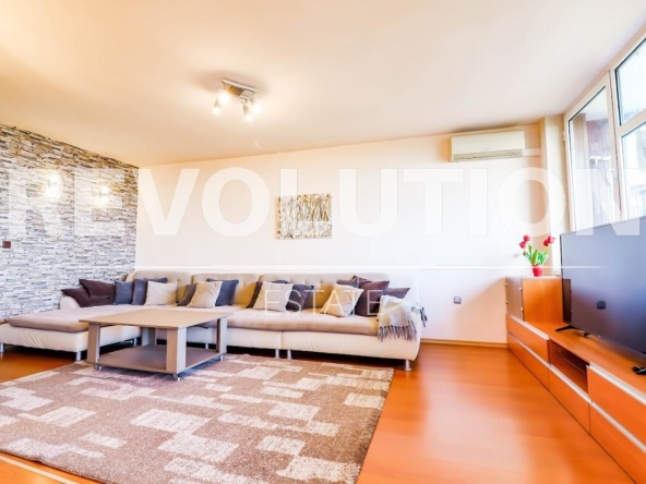 Дава се под наем Четиристаен апартамент в Варна, Чайка - 130 кв.м за 698.19 € - Снимка #1